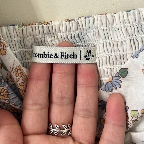 Abercrombie & Fitch Floral Puff Sleeve Poplin O-Ring Smocked Crop Top Size M - Picture 7 of 8
